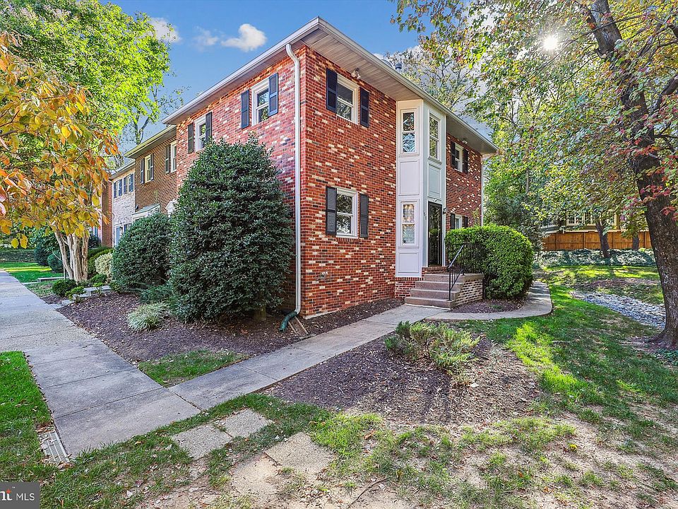 1st image of 1818 N George Mason Dr