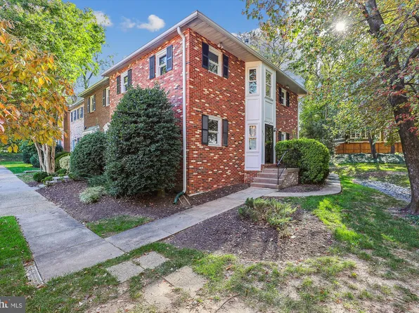 1818 N George Mason Dr, Arlington, VA 22205