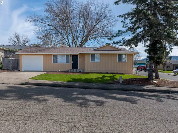 401 Heidi St, Winston, OR 97496