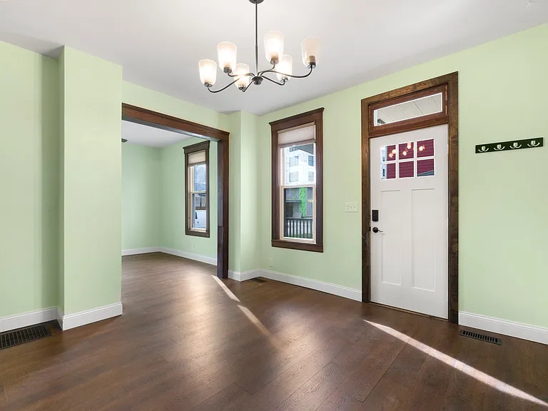 1216 Jackson St — Photo 3