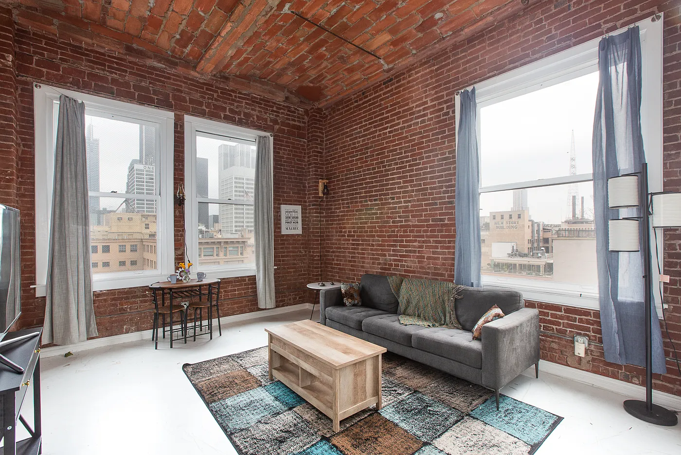 Studio, 570 sqft, $2,200 — Photo 1