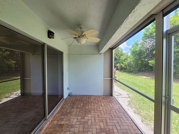 5th image of 223 SE 15th Pl APT 104