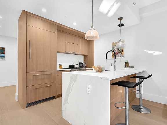 3rd image of 532 Lorimer St #1A