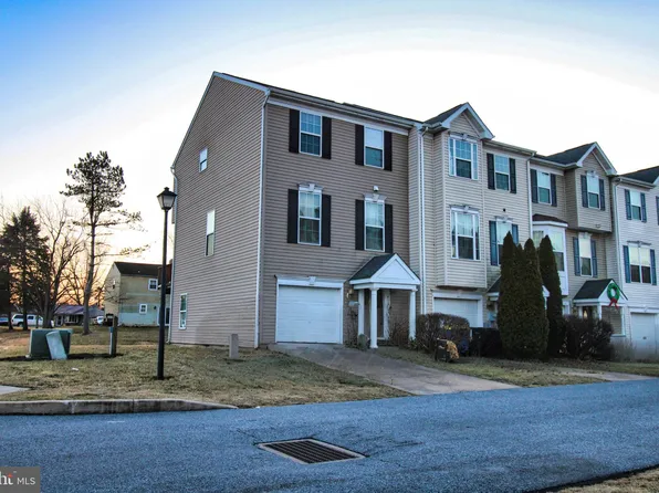 4101 Strawbridge Ct, Dover, PA 17315