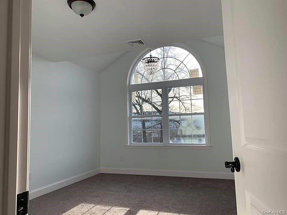 5th image of 25 Melody Ln