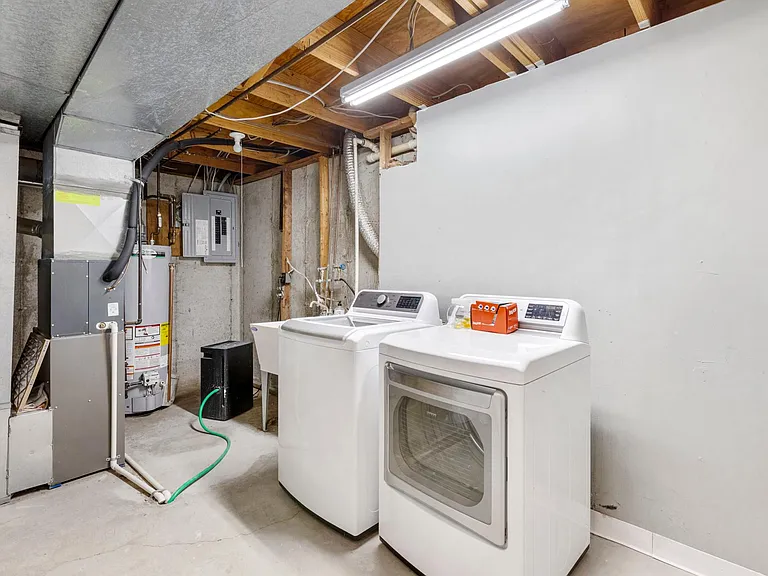 4848 Stuhrberg Dr — Photo 10