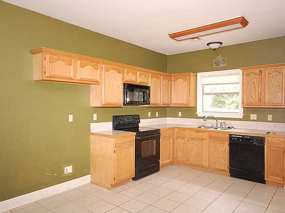 3rd image of 115 Northridge Dr