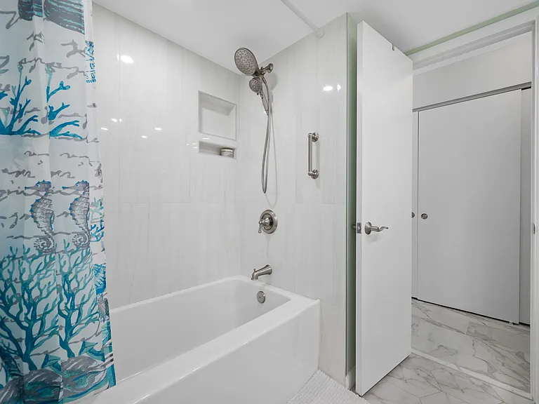 121 Island Way #323 — Photo 25