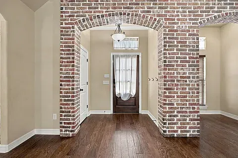 108 Saylors Way — Photo 3
