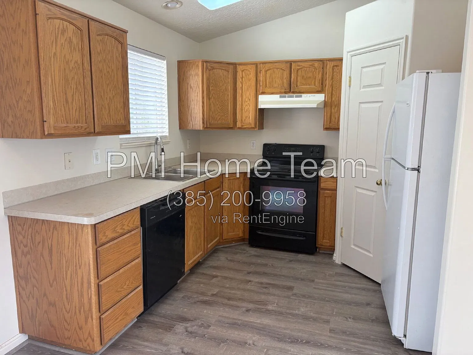 3 bed, 2.0 bath, 1500 sqft, $2,100 — Photo 3