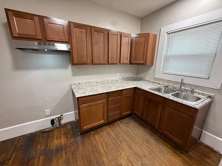 433 Norwood Ave — Photo 7
