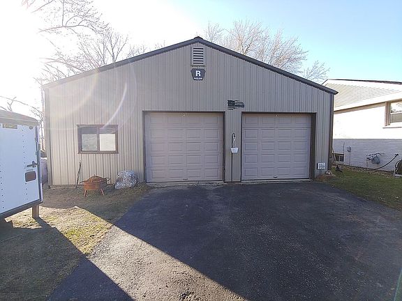 3rd image of 2862 S Southbrook Dr