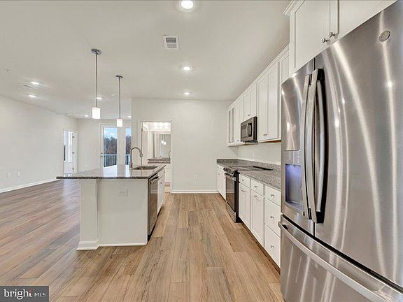 5th image of 4003 Seaside Alder Rd #302