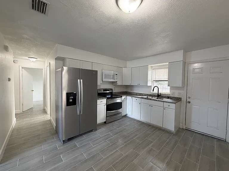 564 N Wayman St #564 — Photo 15