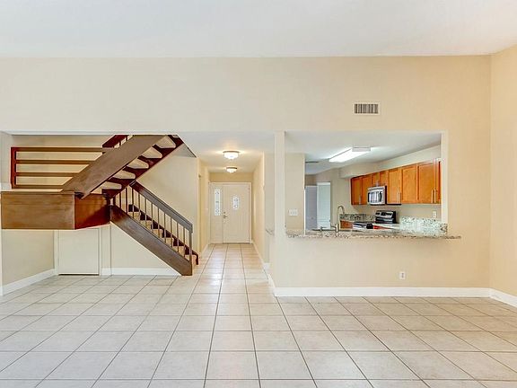 Townhouse-for-Rent-in-Doral