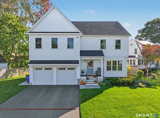 41 Reynolds Dr, Fairfield, CT 06824