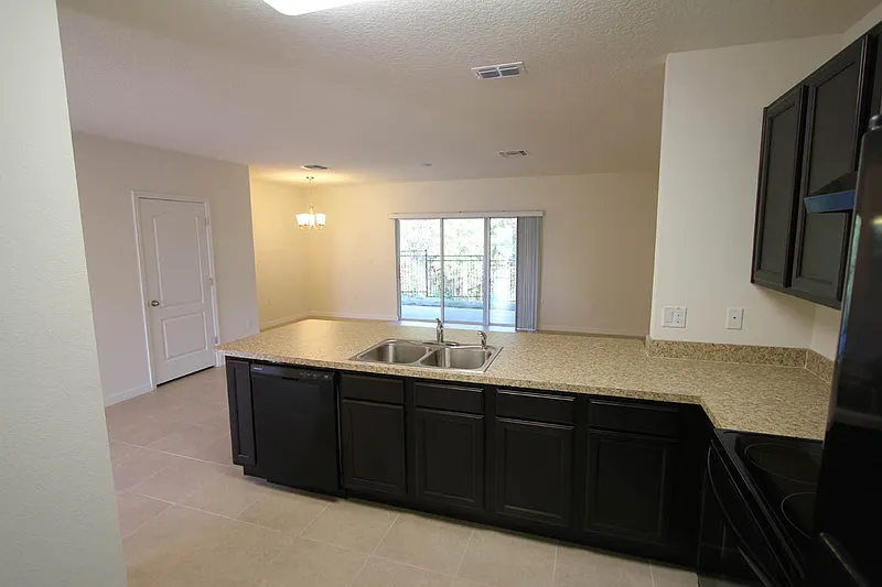 Lake Bluff — Photo 2
