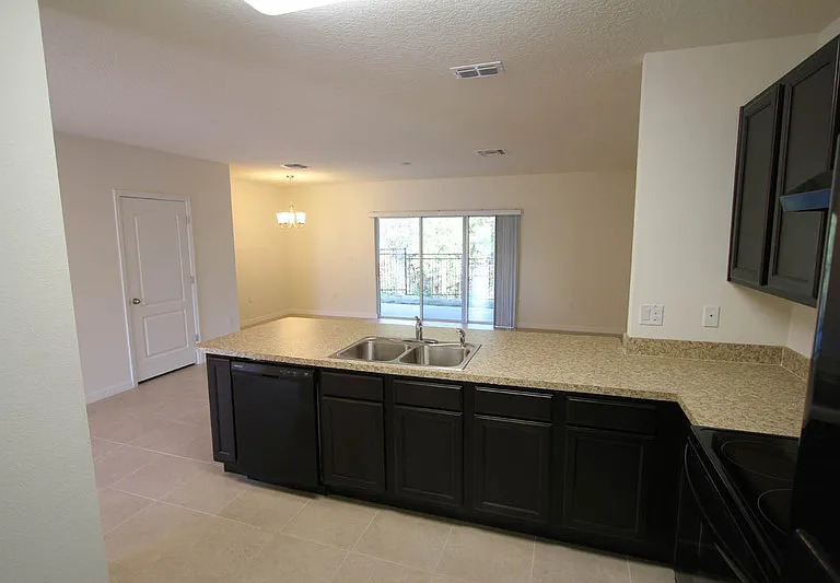 451 Arbor Lakes Dr — Photo 2