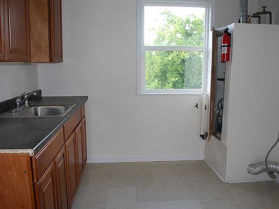 3rd image of 9115 Stroelitz St