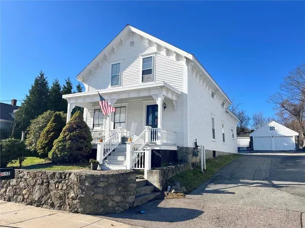 2952 E Main Rd, Portsmouth, RI 02871