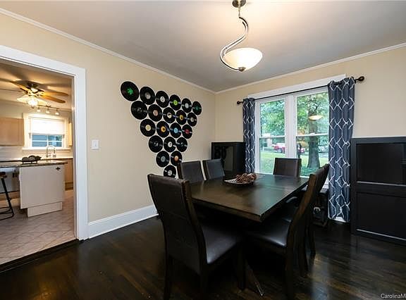 5th image of 7827 Douglas Dr