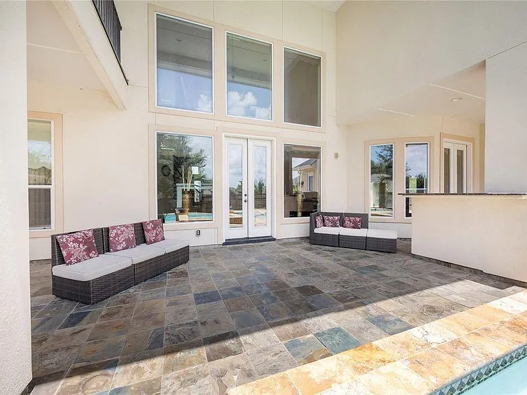 25207 Springwood Lake Dr — Photo 9
