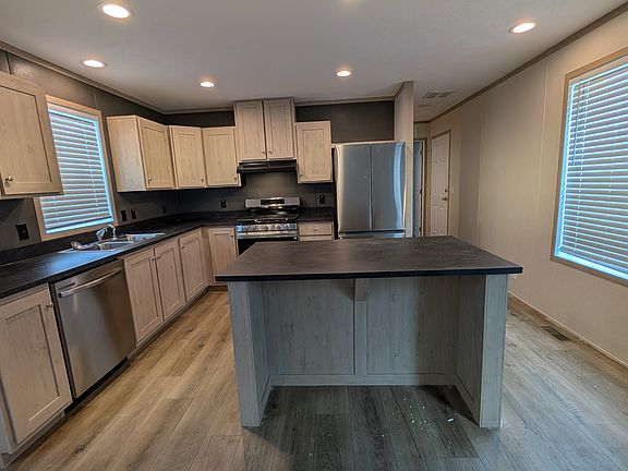 3rd image of 60 Ginger St
