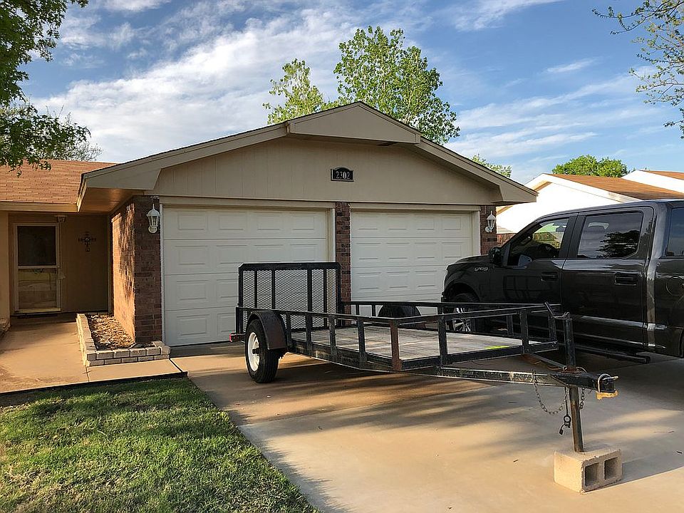 2nd image of 2302 Perrin Dr