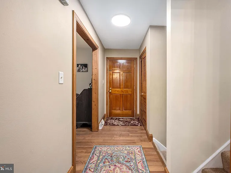 1705 Sherwood Dr — Photo 5