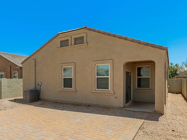 2444 W Tamarisk Ave — Photo 16