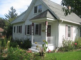 721 Oak St, Elgin, IL 60123