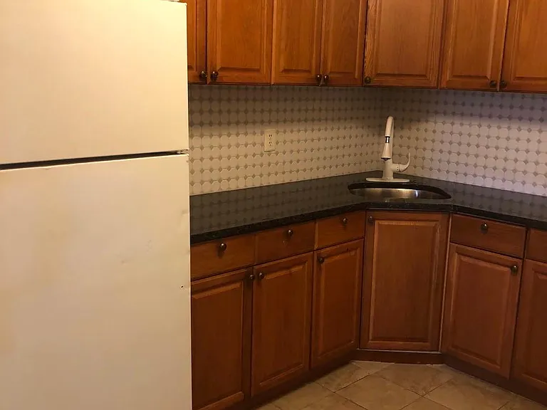 387 College Dr — Photo 1