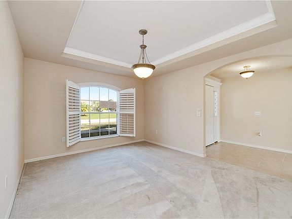 4th image of 464 Terranova St
