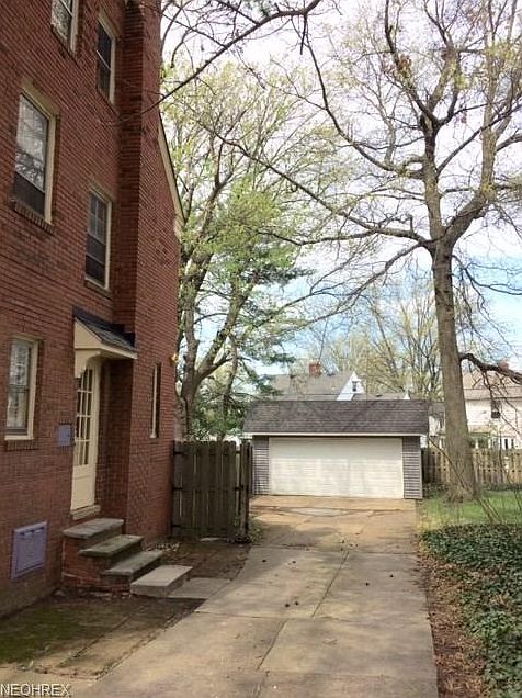 2nd image of 3415 Thorne Rd