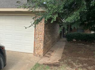 2523 S 20th St, Chickasha, OK 73018