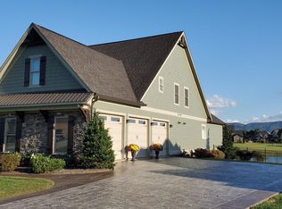 3314 Bridgewater Xing, Maryville, TN 37804