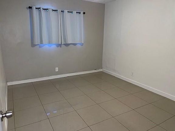 5th image of 115 SW 19th Ave