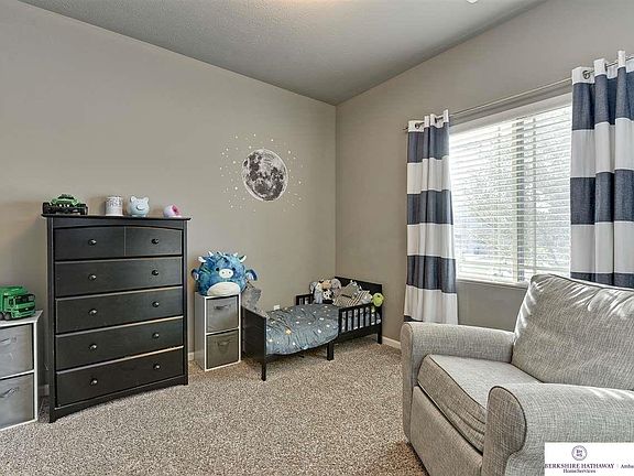 3rd image of 8809 S 69th Cir