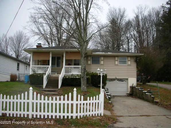 15 Lower Powderly St, Carbondale, PA 18407