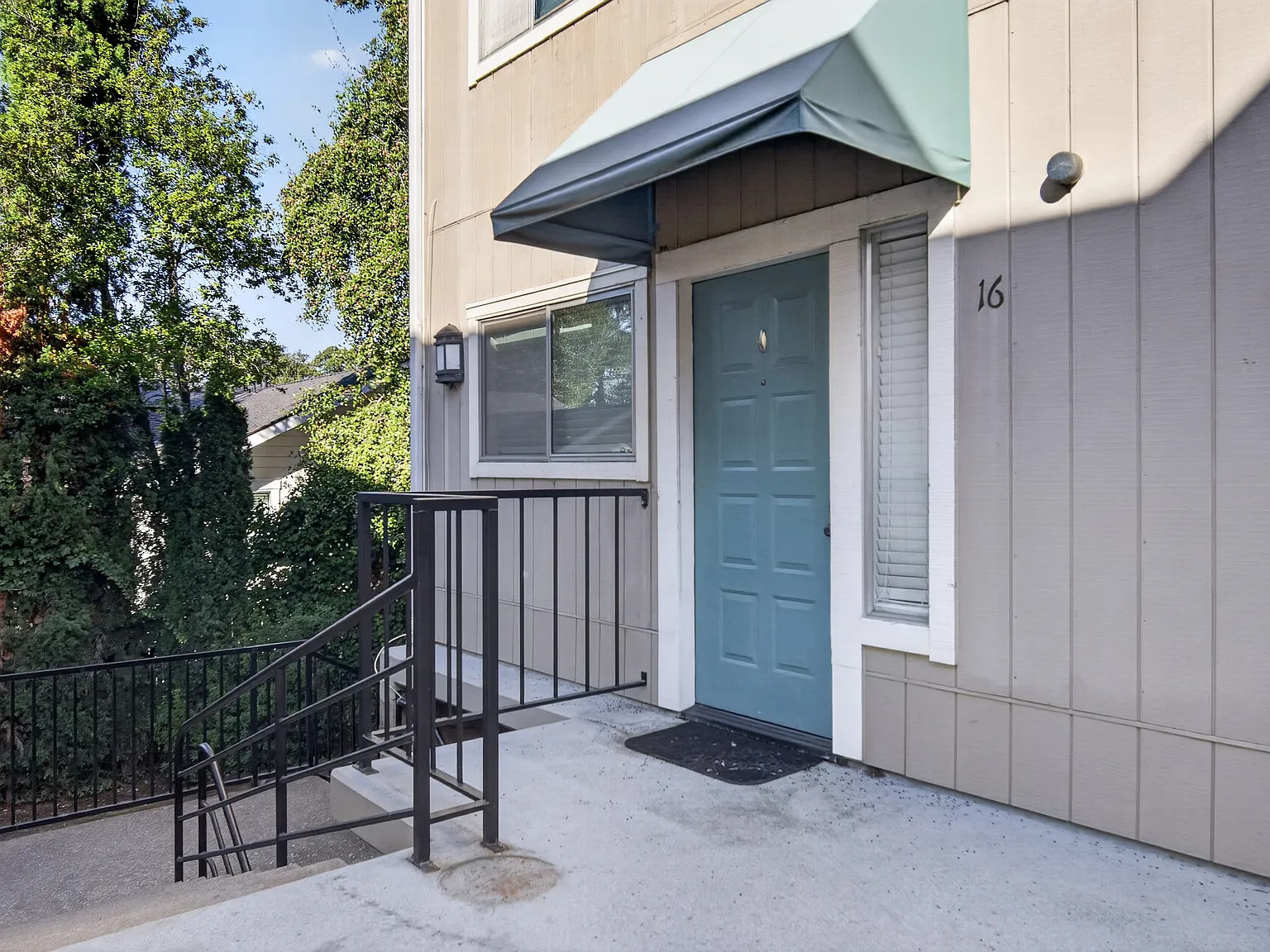 2 bed, 1.5 bath, 1182 sqft, $4,600 — Photo 1