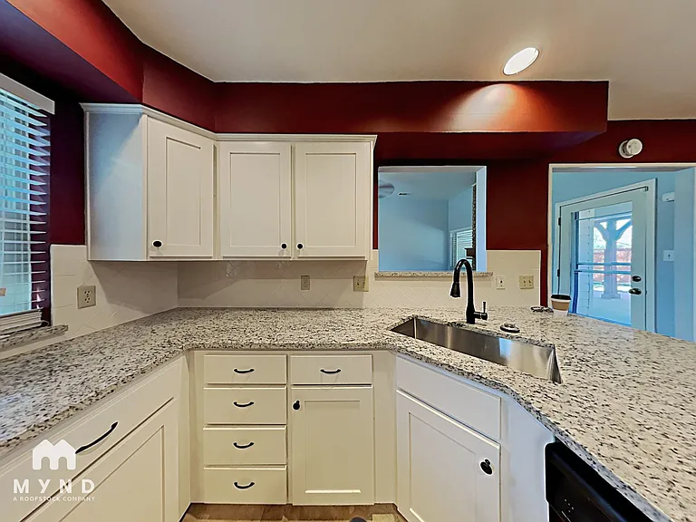 1607 Boardwalk Ct — Photo 5