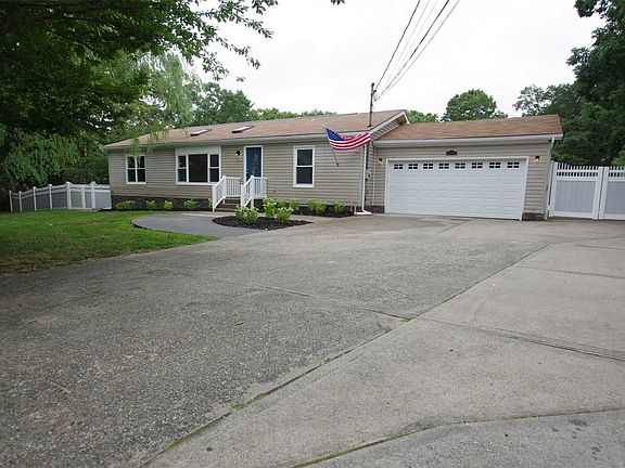 2nd image of 139 Woodside Ave