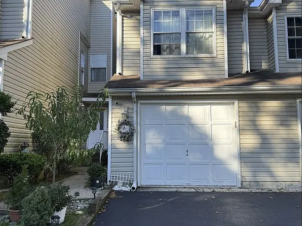 6 Leahy Ct, Somerset, NJ 08873