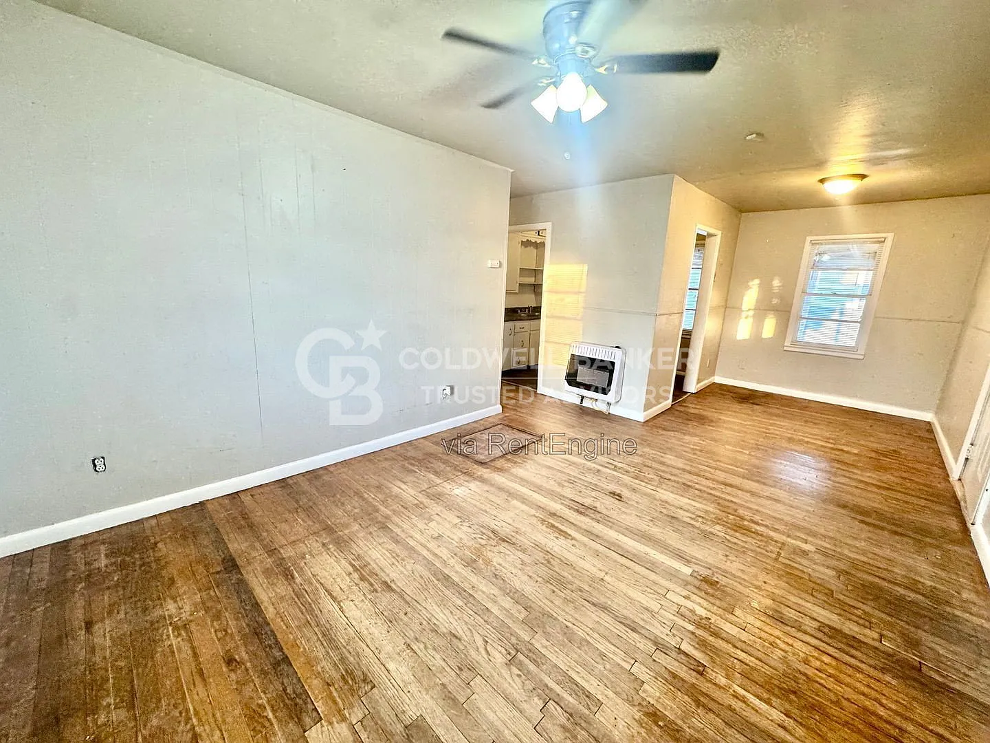 3 bed, 1.0 bath, 864 sqft, $799 — Photo 3