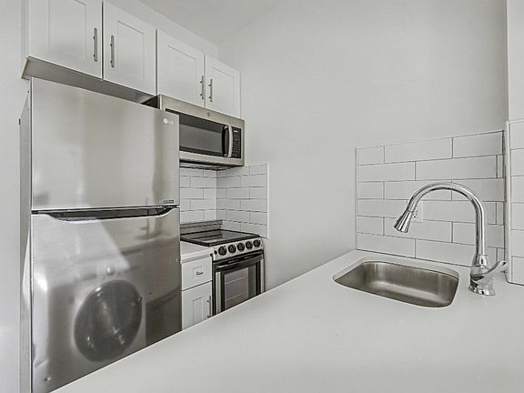 2nd image of 317 E 5th St #5D