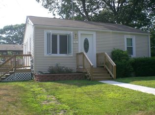 95 Hollis Ave, Warwick, RI 02889
