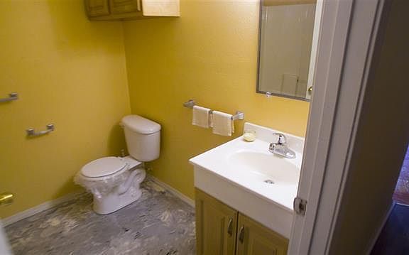 3rd image of 1210 Capitol Blvd