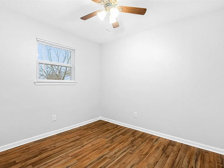 10511 Man O War Ave — Photo 12