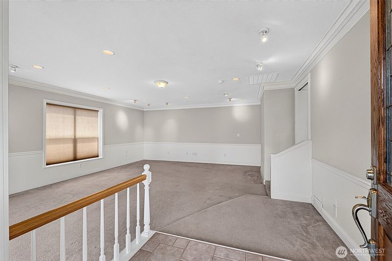 2nd image of 405 14th Avenue