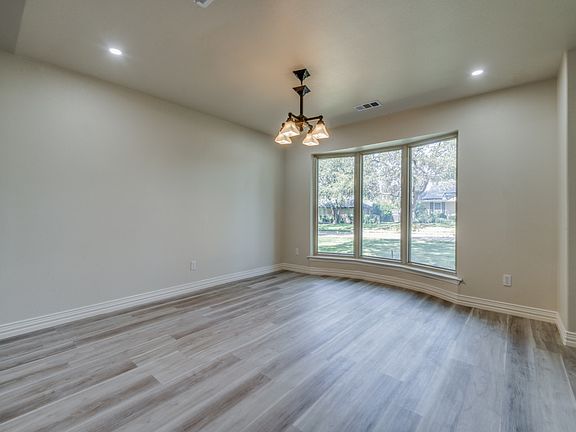 4th image of 2800 Hunters Creek Dr